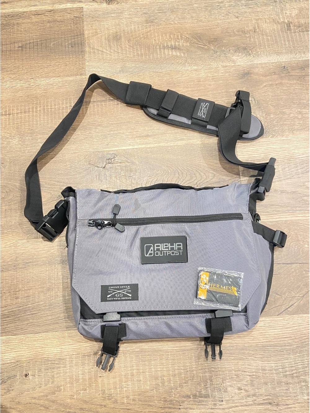 Alpha Outpost Messenger Bag Zip Buckle Satchel Pockets Hook and Loop M